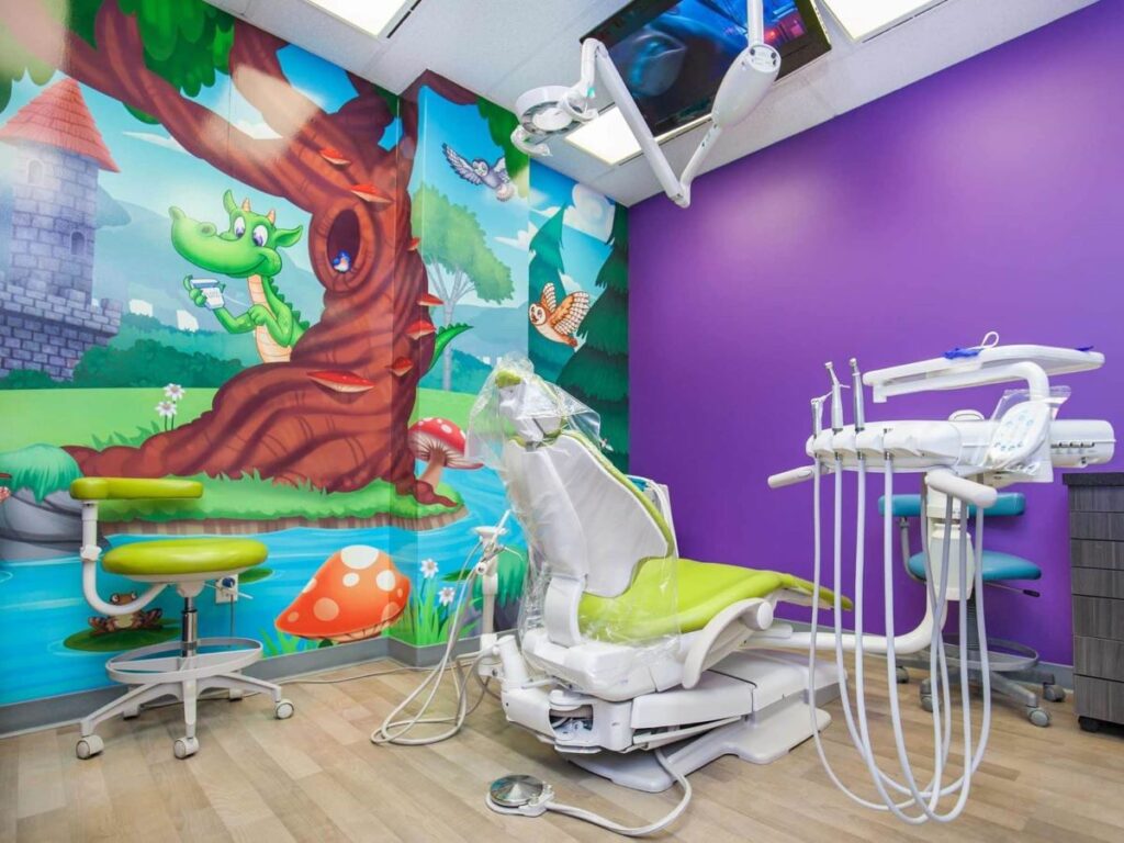 Haruskah Anak Anda ke Klinik Dokter Gigi Anak?